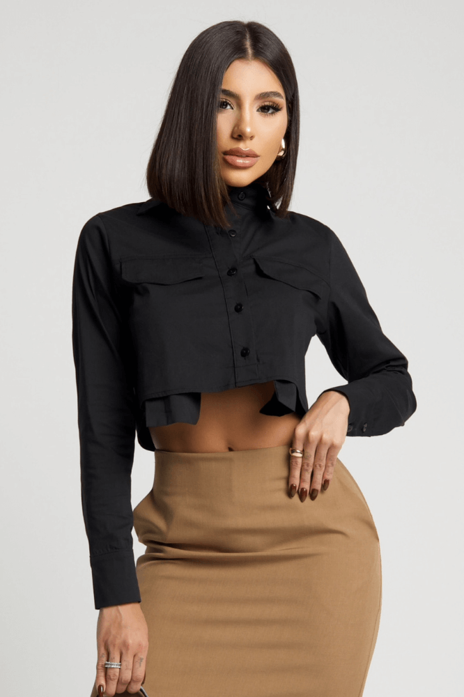 Camisa Cropped Manga Longa Colarinho Lapela Alongada Bolso Falso Tricoline Keila