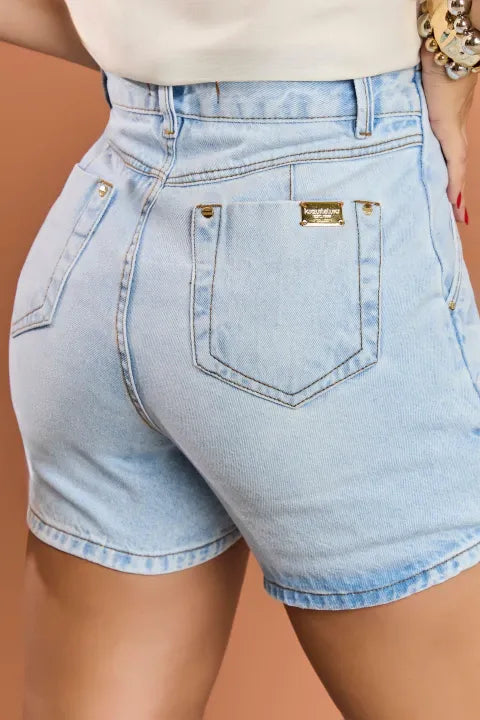 Bermuda em Jeans Claro